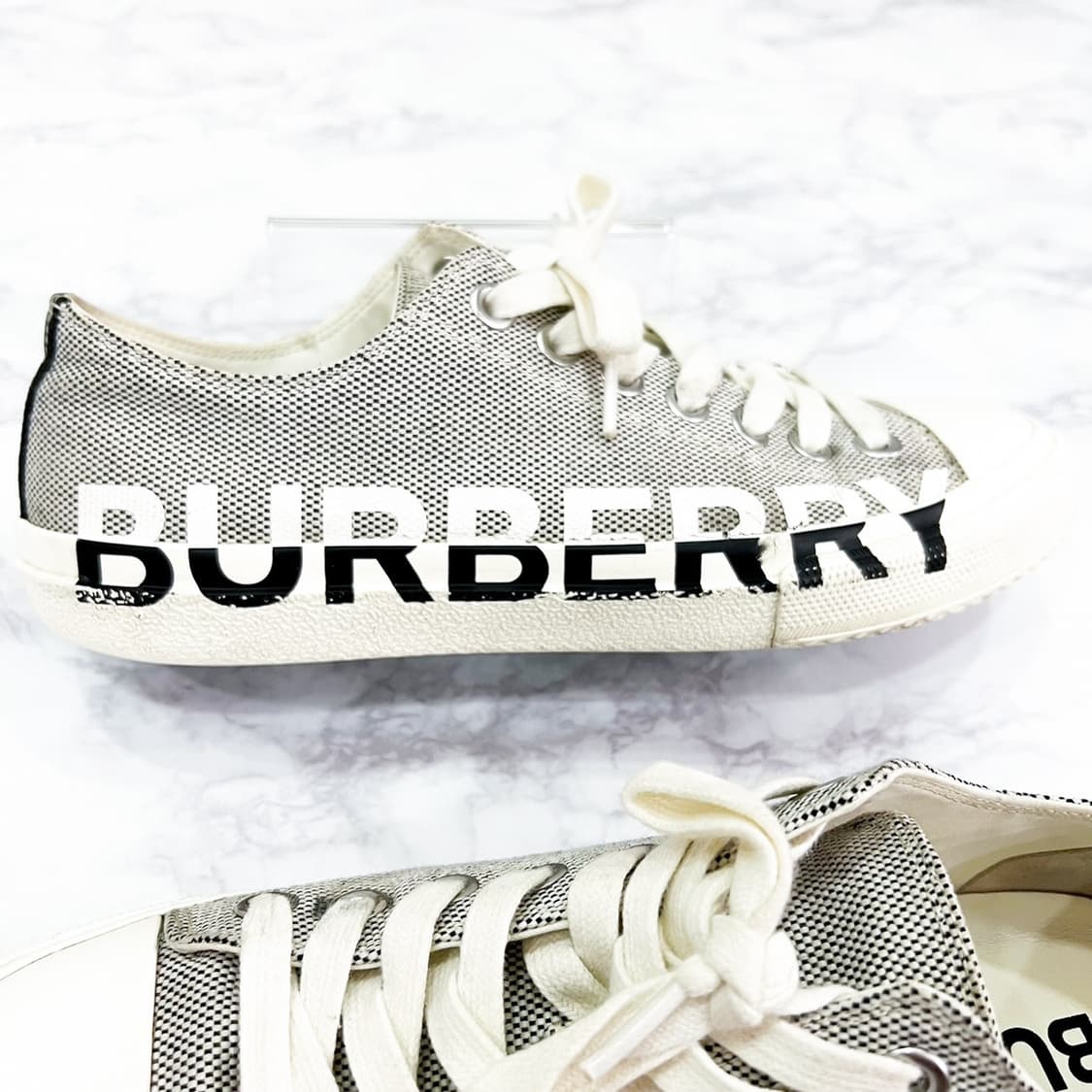 [41.5] 버버리 로고 레이스업 스니커즈 상품이미지3