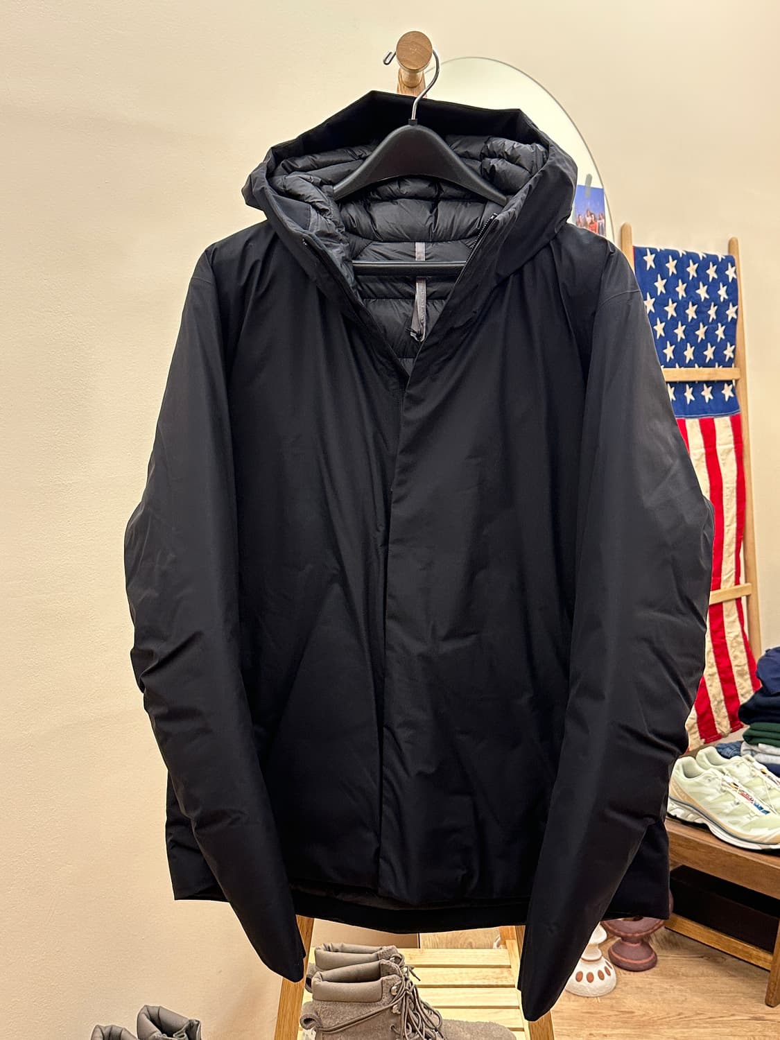 [새제품] 아크테릭스 베일런스 알투스 다운 자켓 블랙 컬러 L 상품이미지1