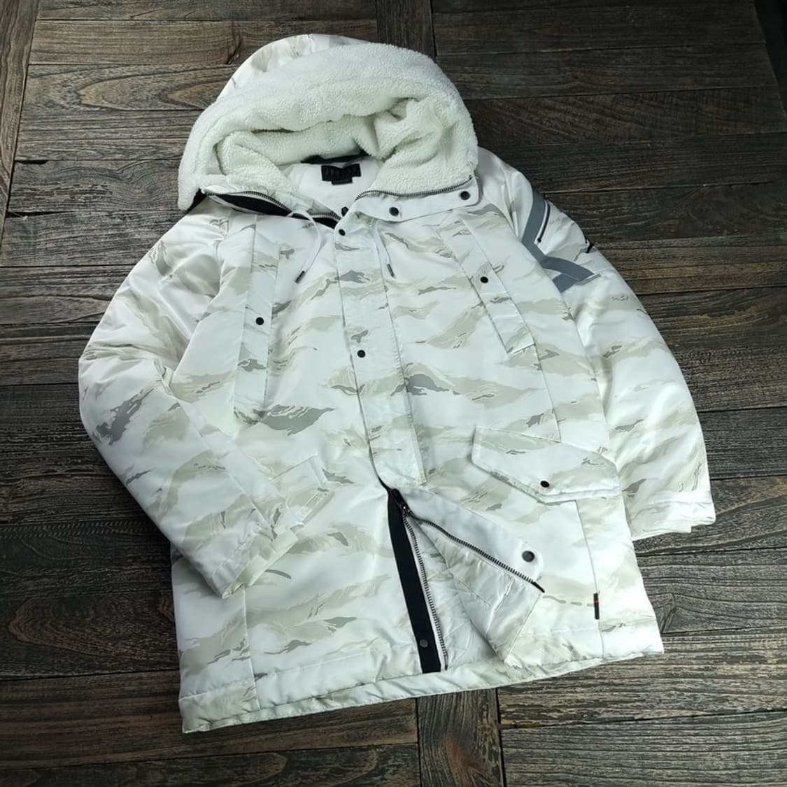 [나이키] 조던 카모 패턴 오버핏 덕다운 후드 야상 패딩 M18495 상품이미지1