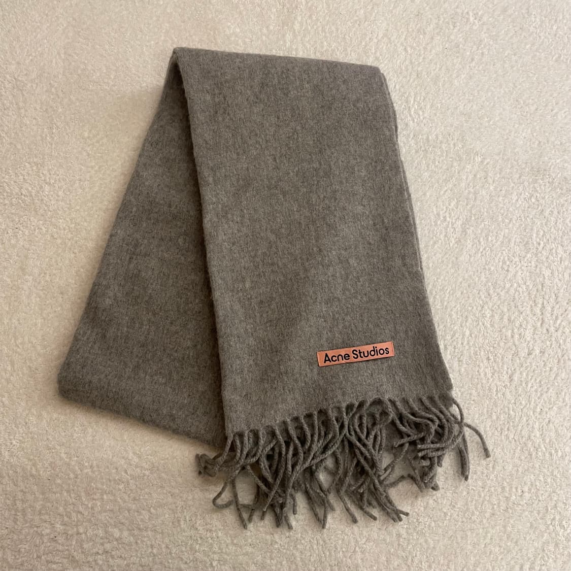 아크네스튜디오 그레이머플러 상품이미지2