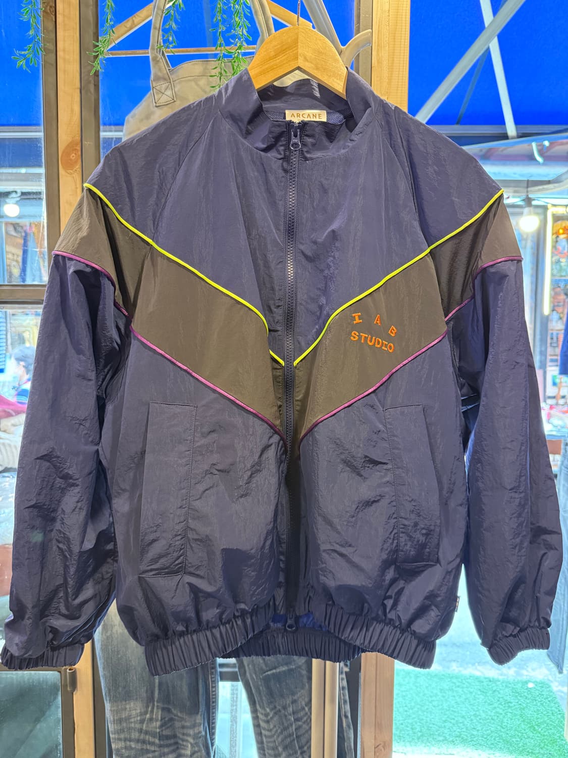 아이앱스튜디오 X 아케인 바람막이 상품이미지1