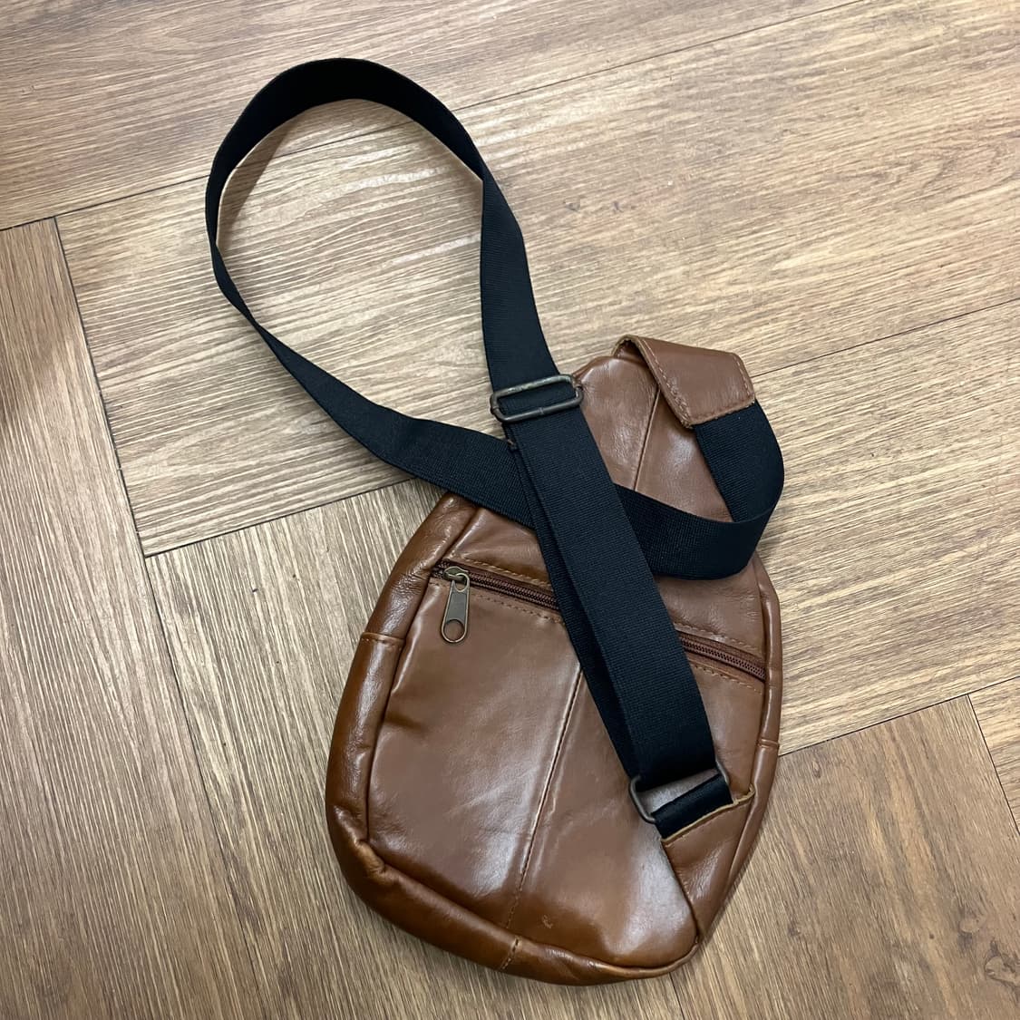 N92 트루릴리전 가죽 힙색 크로스백 상품이미지3