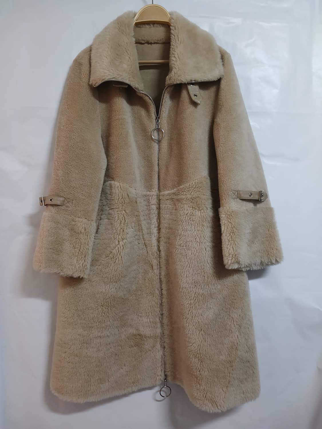 (90-95)양모100% 9부 소매 롱무스탕

베이지 상품이미지1