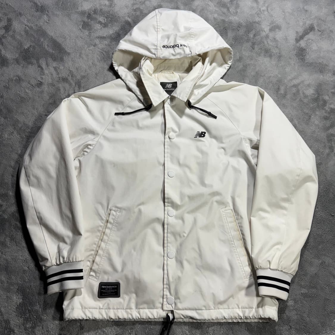 뉴발란스 후드 탈착 화이트 코치자켓  상품이미지2