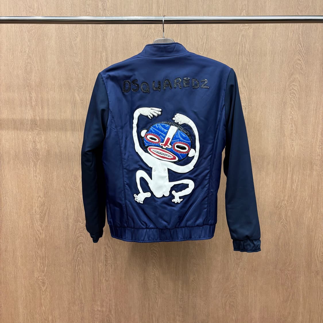 디스퀘어드2 리버시블 봄버 자켓 레터링 캐릭터 로고 자수 디테일 네이비 상품이미지5