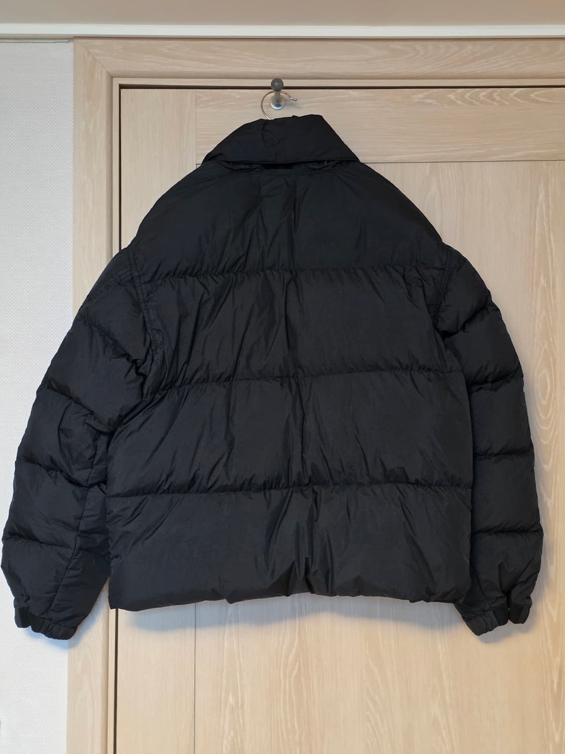 [23FW] 스톤아일랜드 크링클랩스 논후드 블랙 숏 다운 패딩 M사이즈 상품이미지7