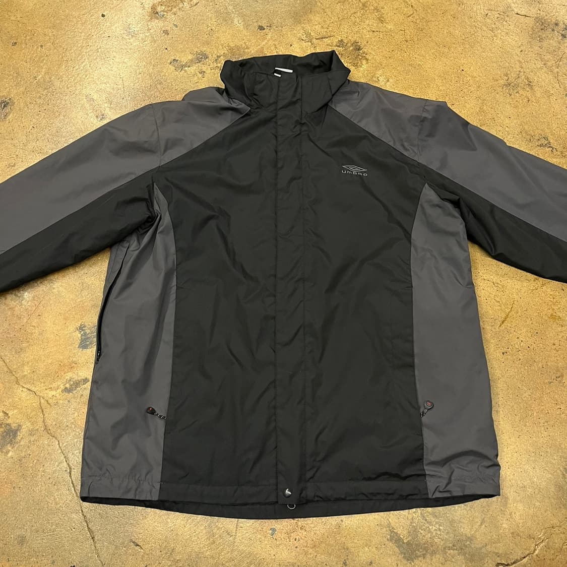 [정품/105] 엄브로 바람막이 블랙 회색 b16 상품이미지3