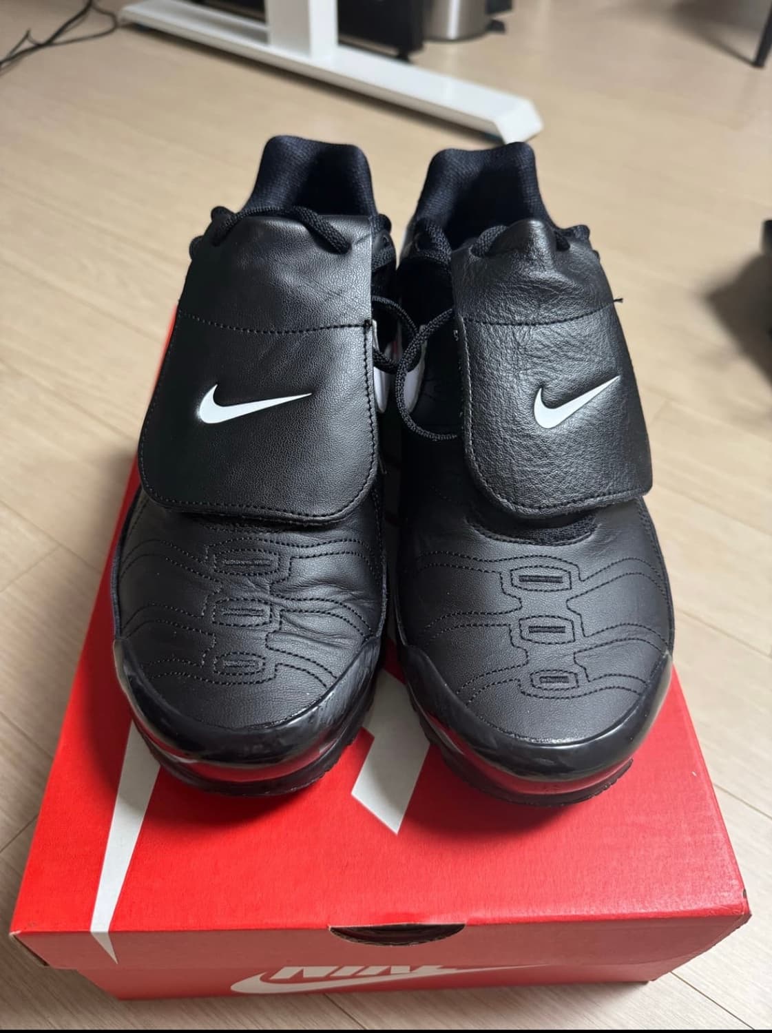 나이키 에어 맥스 플러스 티엠포 블랙 화이트(w275) 상품이미지1