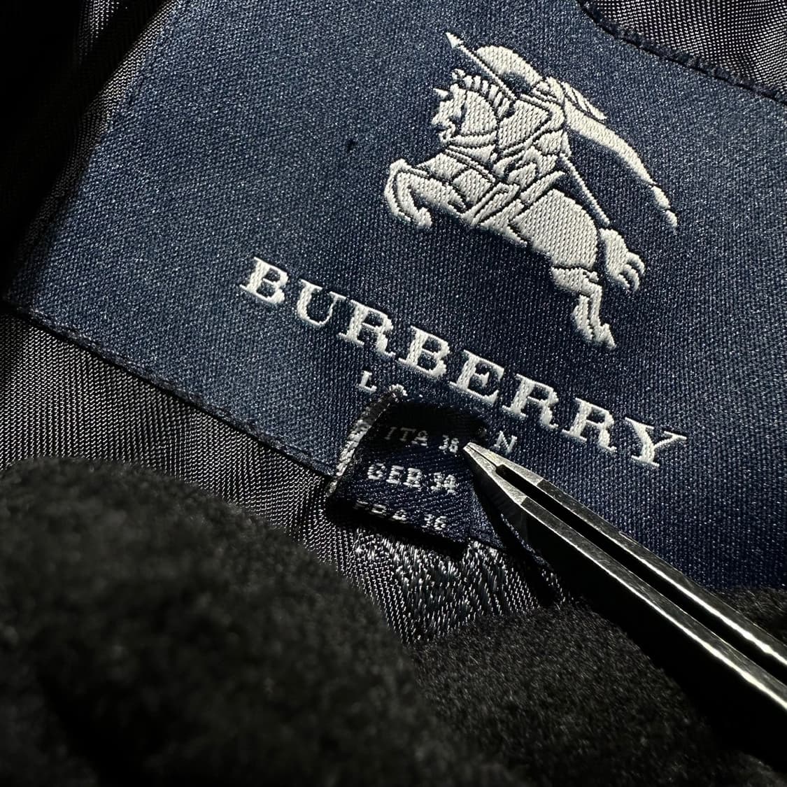 (매장판) 버버리 울 캐시미어 견장 코트 상품이미지6