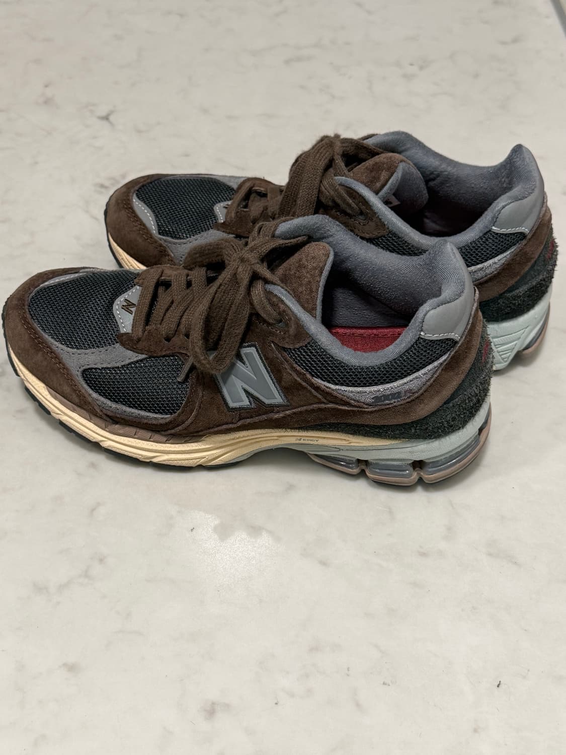 뉴발란스 2002R 리치 어스 블랙탑 상품이미지3