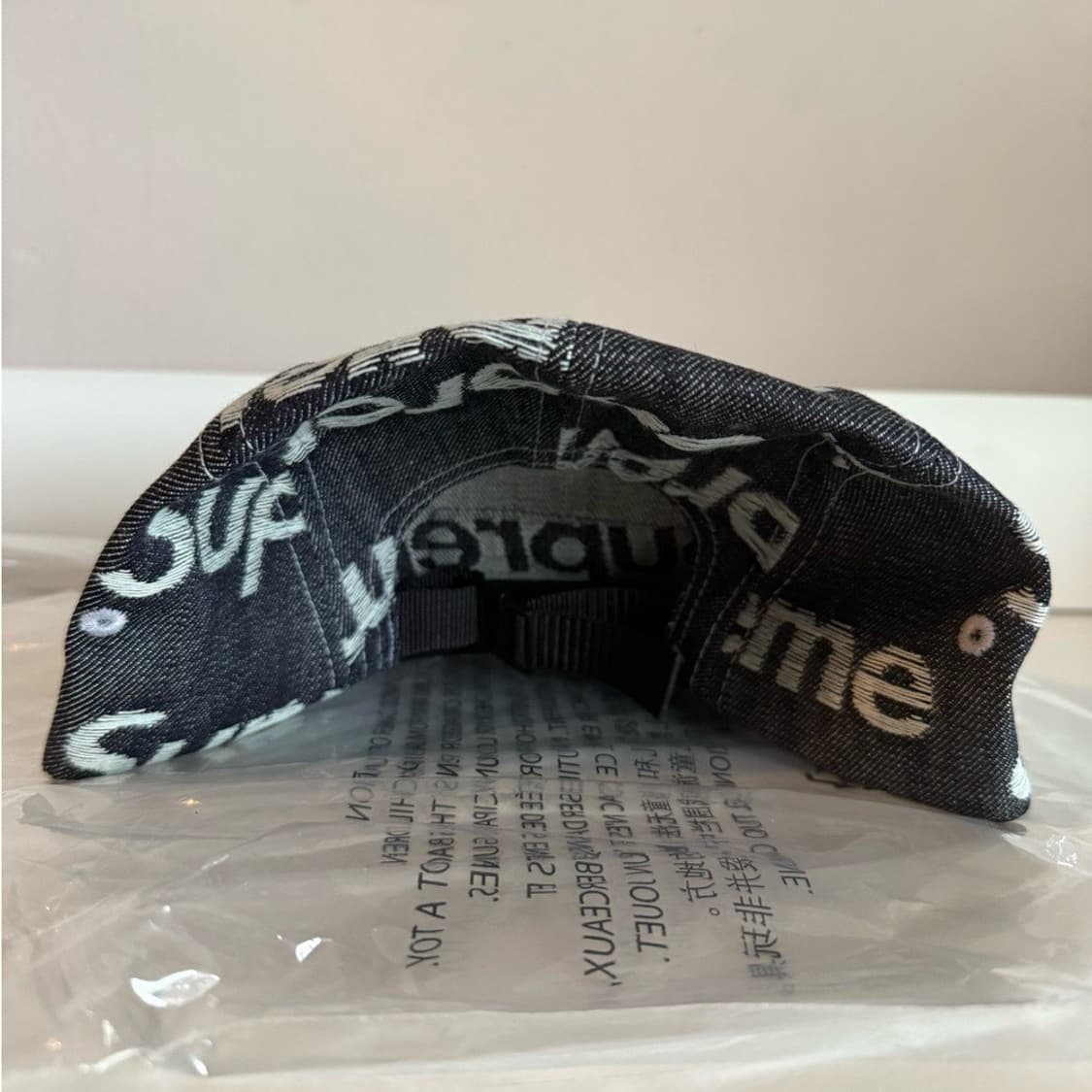 18SS 슈프림 데님 올오버 로고 캠프캡 블랙 상품이미지3