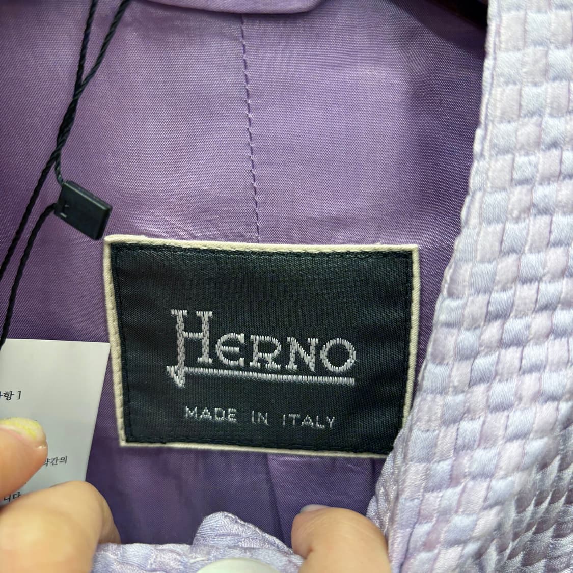 에르노 라운드넥 7부 세미 크롭 자켓 입체 조직 자개 버튼 디테일 퍼플 상품이미지6