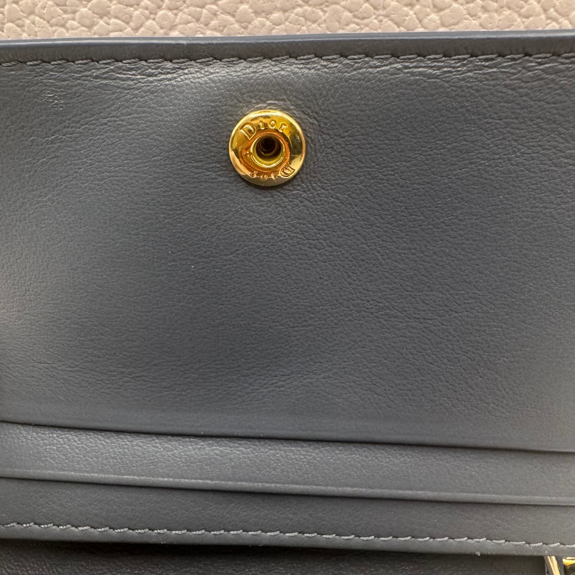 👉 정품 디올 까나쥬 페이던트 지갑 💚 새상품급 반짝이는 컨디션 상품이미지5