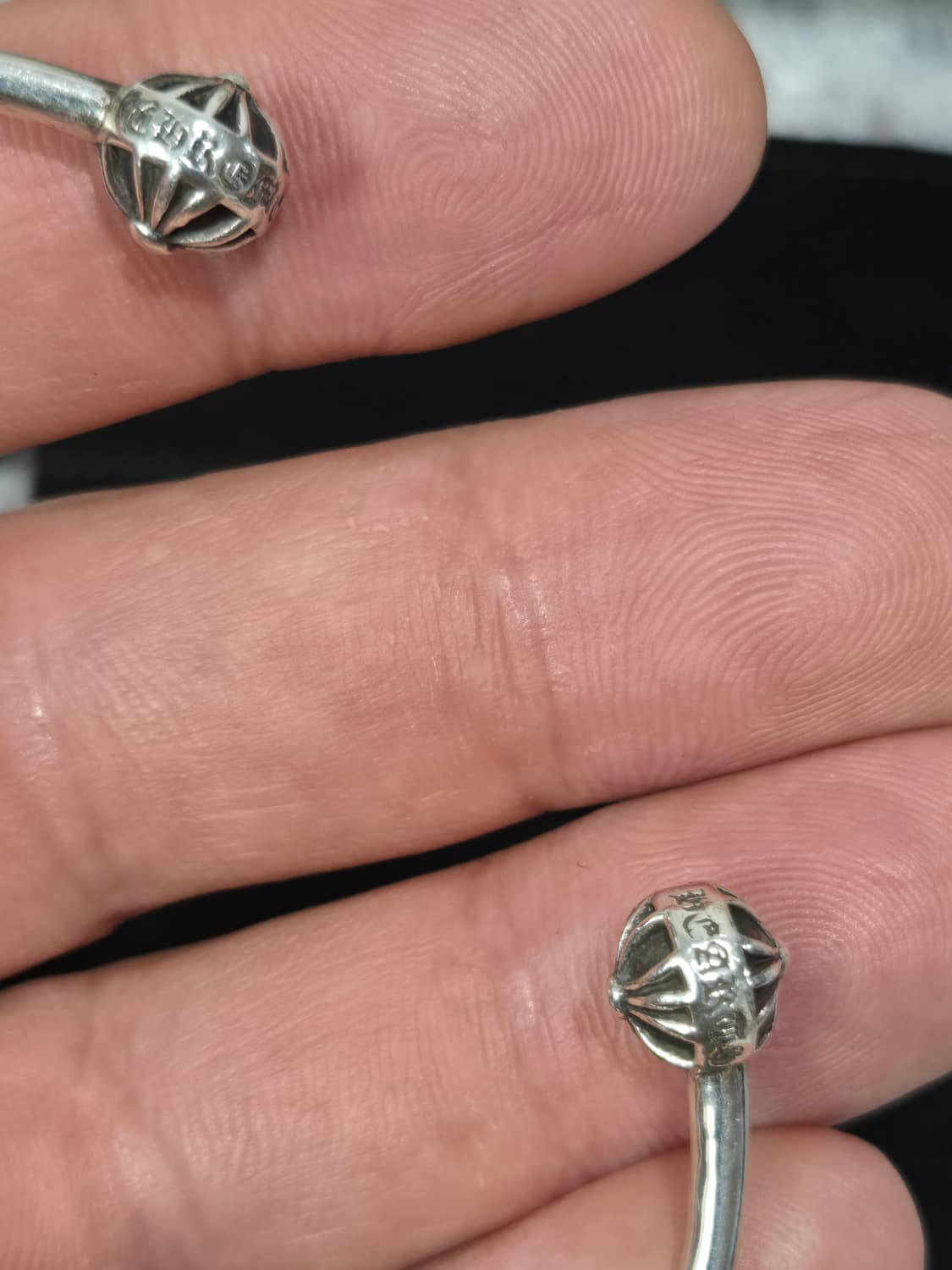 크롬하츠 정품
스키니 타이니 크로스 뱅글팔찌 상품이미지7