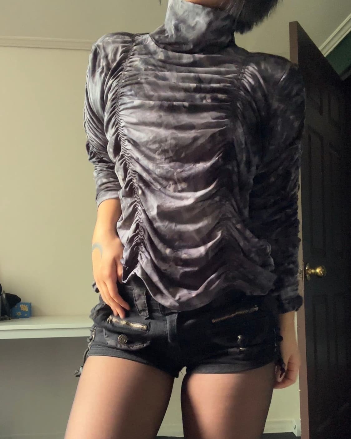 그레이 그래픽 셔링 탑 상품이미지5