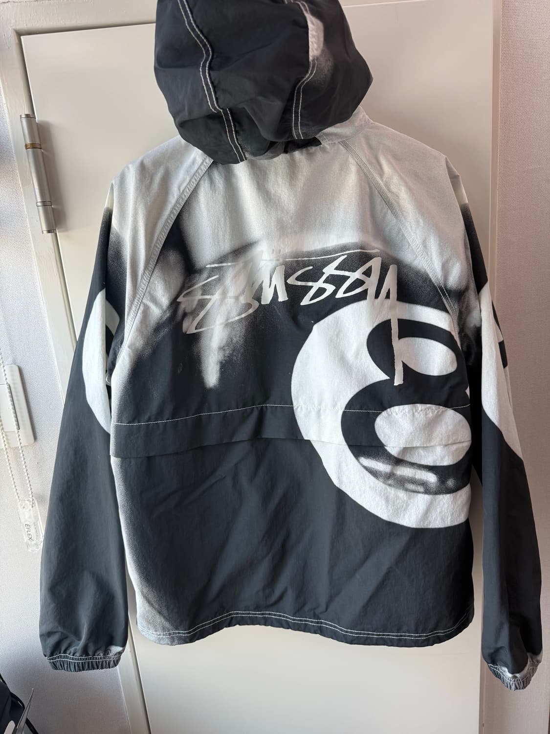 스투시 8볼 비치 쉘 자켓 그레이스케일 M사이즈 상품이미지4
