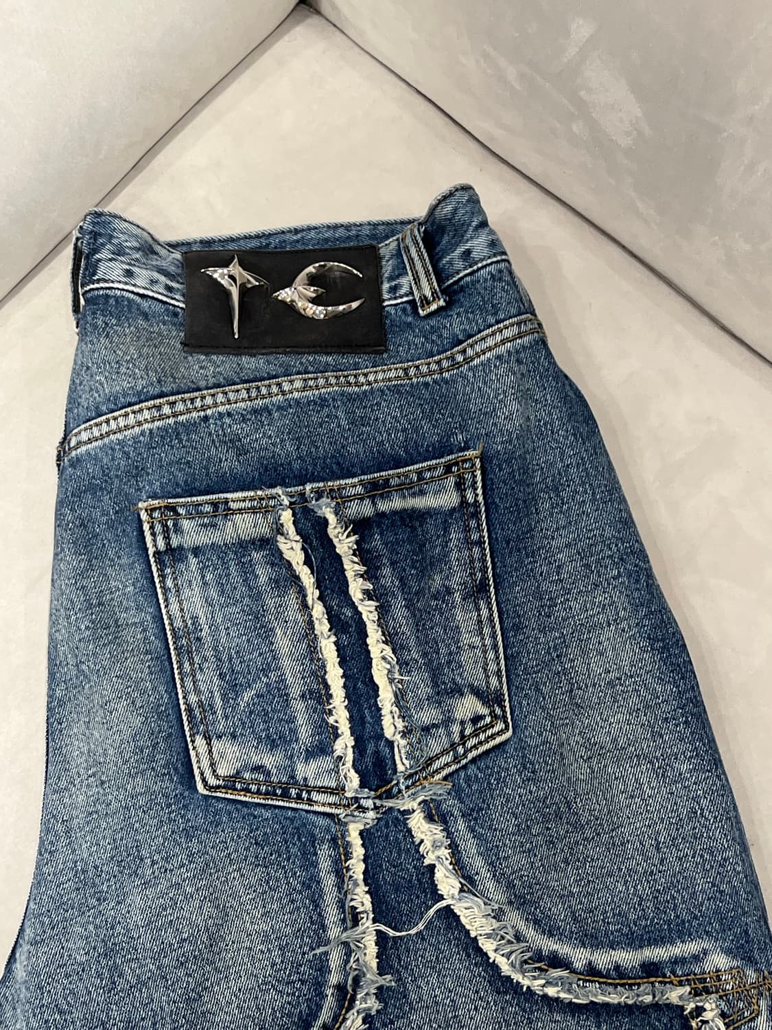 떠그클럽 Tribal denim pants 팔아요 상품이미지2