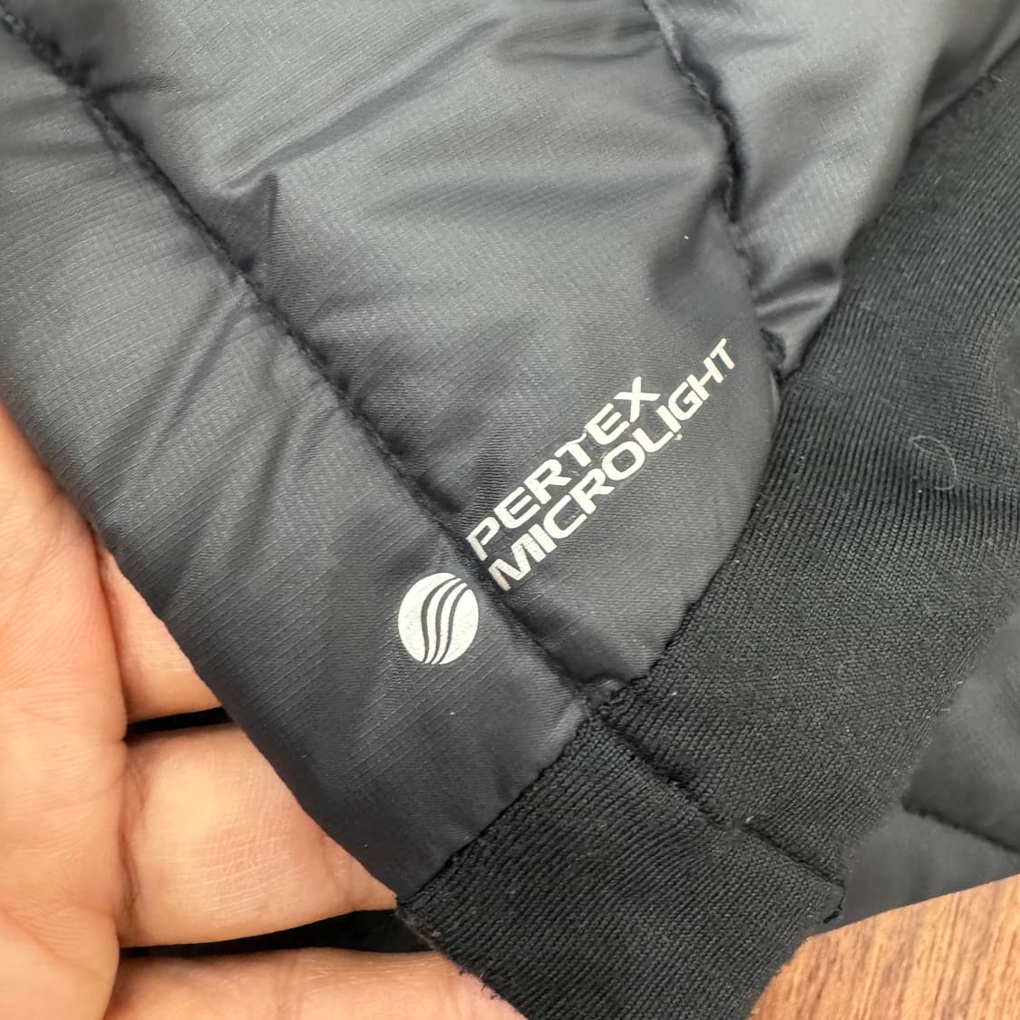 여성용 S MAMMUT 마무트 퍼텍스 블랙 경량 패딩 자켓  상품이미지5