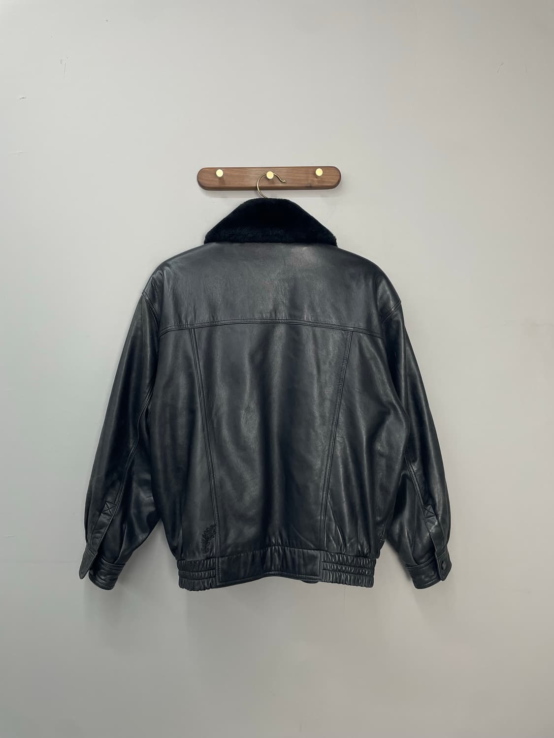 입생로랑 블랙 가죽 무스탕 자켓 H1399 상품이미지4