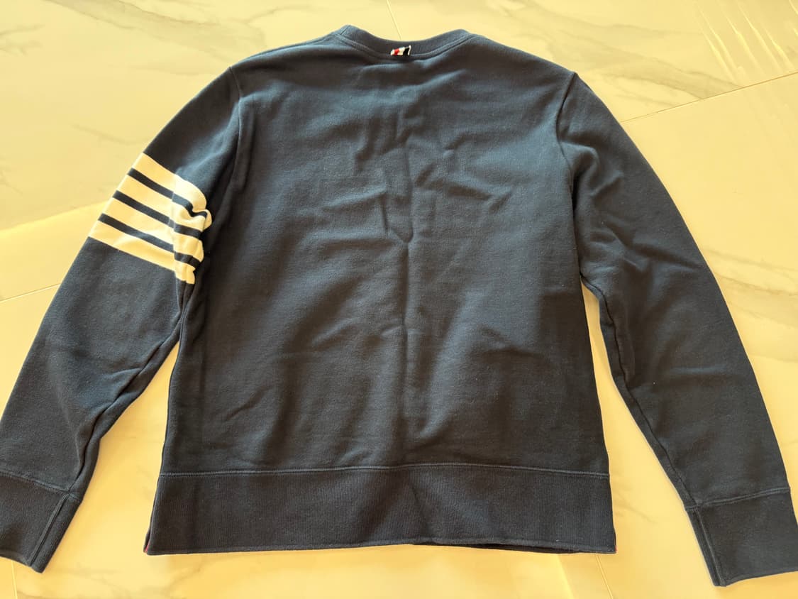 톰브라운 사선완장 맨투맨 네이비 4사이즈 상품이미지2