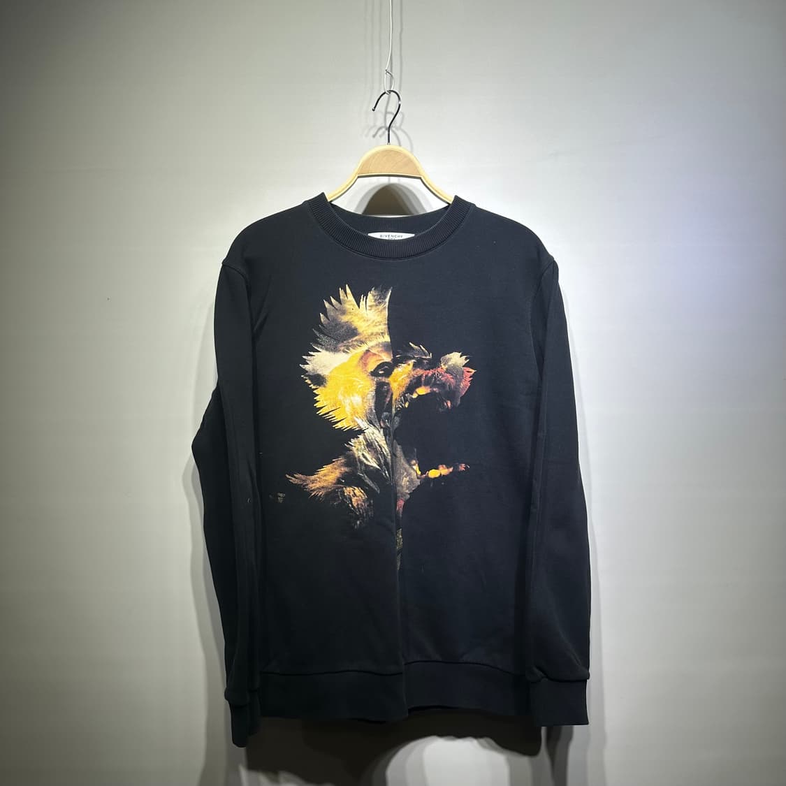 지방시 루스터 몽키 맨투맨 판매합니다 상품이미지1