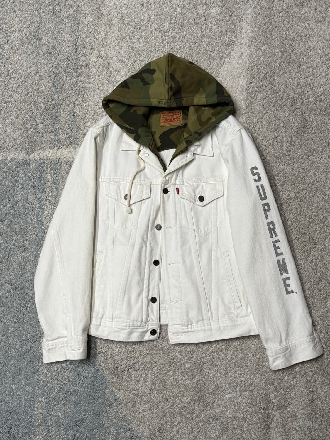 슈프림 리바이스 후디드 트러커 자켓 SS17 상품이미지1