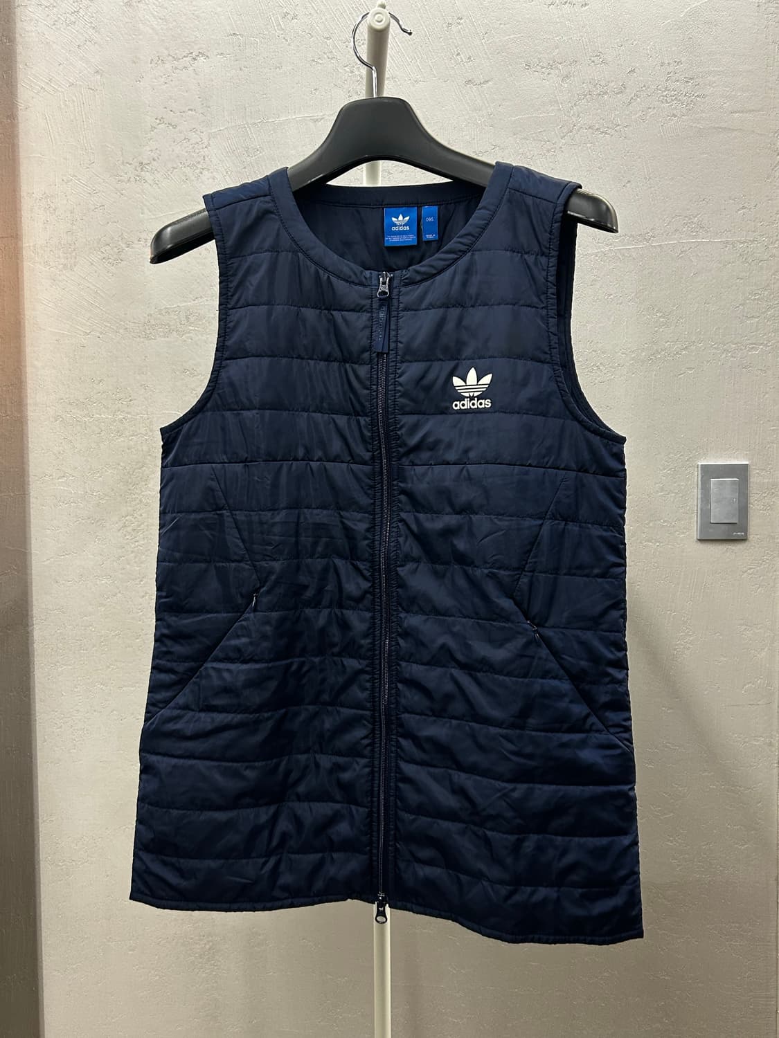 아디다스 패딩 조끼 네이비 상품이미지2