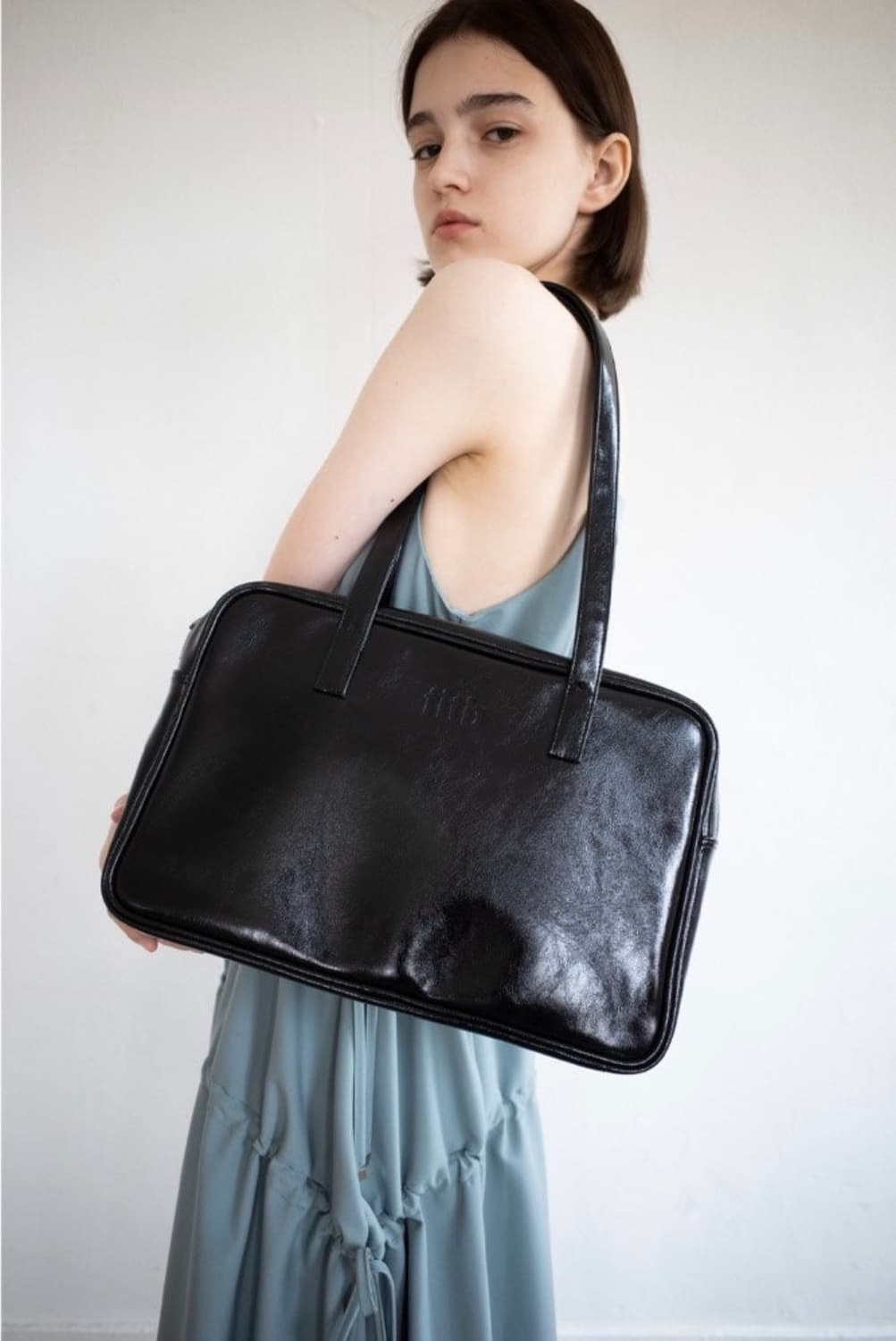 필인더블랭크 가방 Trapezoid Shoulder bag crack b 상품이미지2