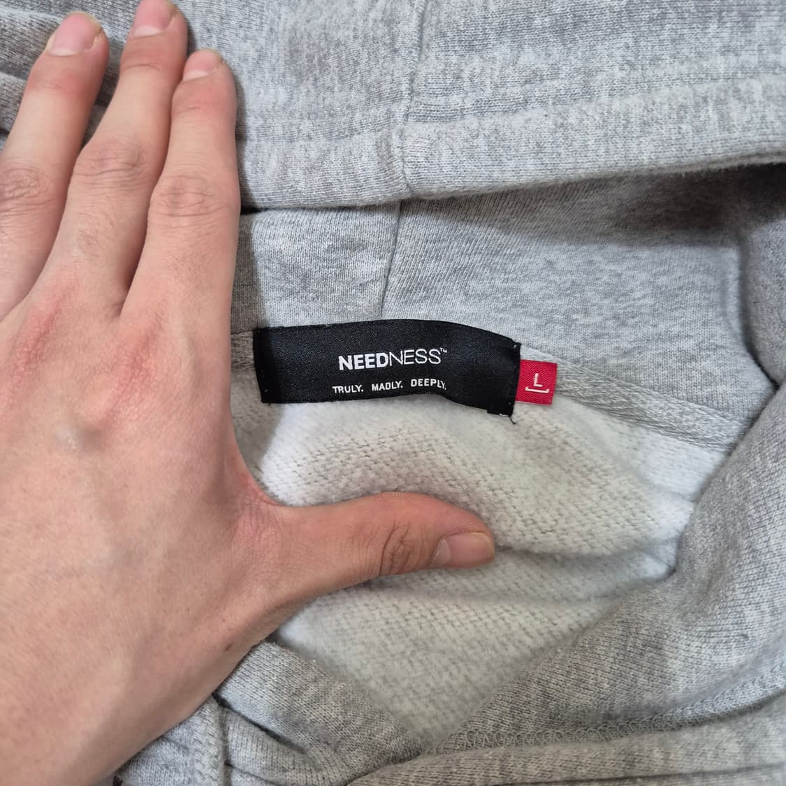 NEEDNESS 니드니스 빅로고 후드티 상품이미지4