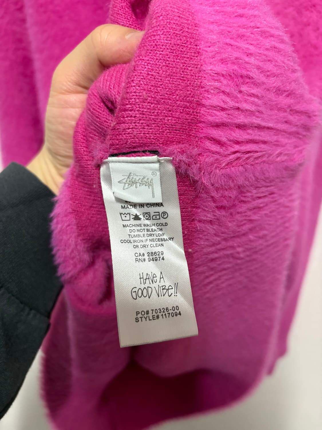 [L] STUSSY SHAGGY CARDIGAN FUCSIA 상품이미지4