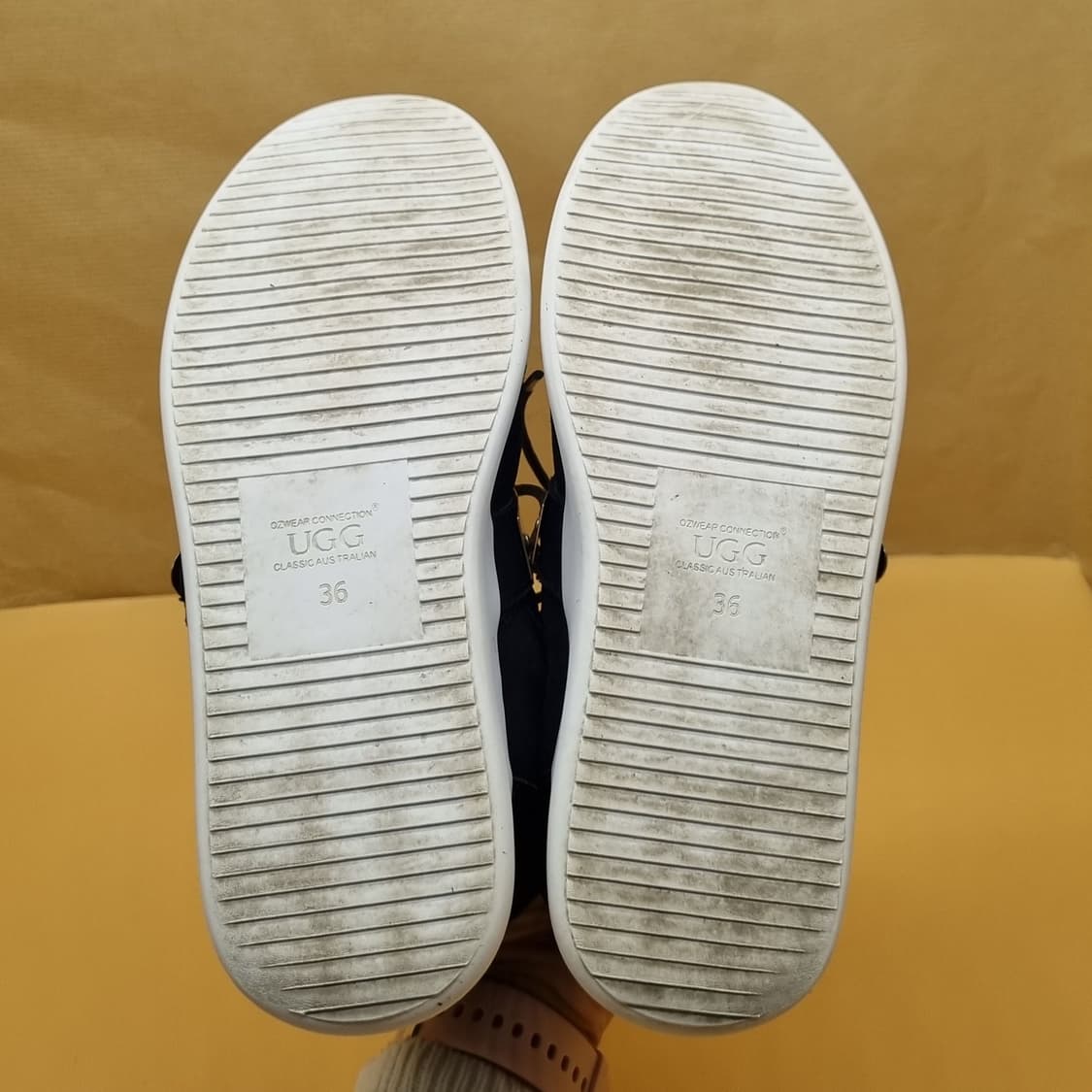 UGG 어그 안감털 운동화 실사이즈225. 상품이미지3