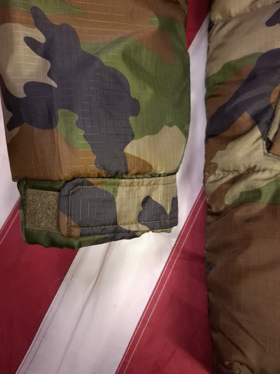 새제품 오리지날 일본판 알파사 카모 다운 패당 상품이미지8