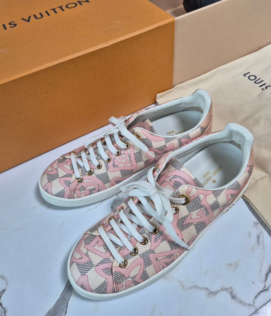 (정품) 루이비통 아주르 타히티엔느 한정판 스니커즈 37.5 상품이미지1