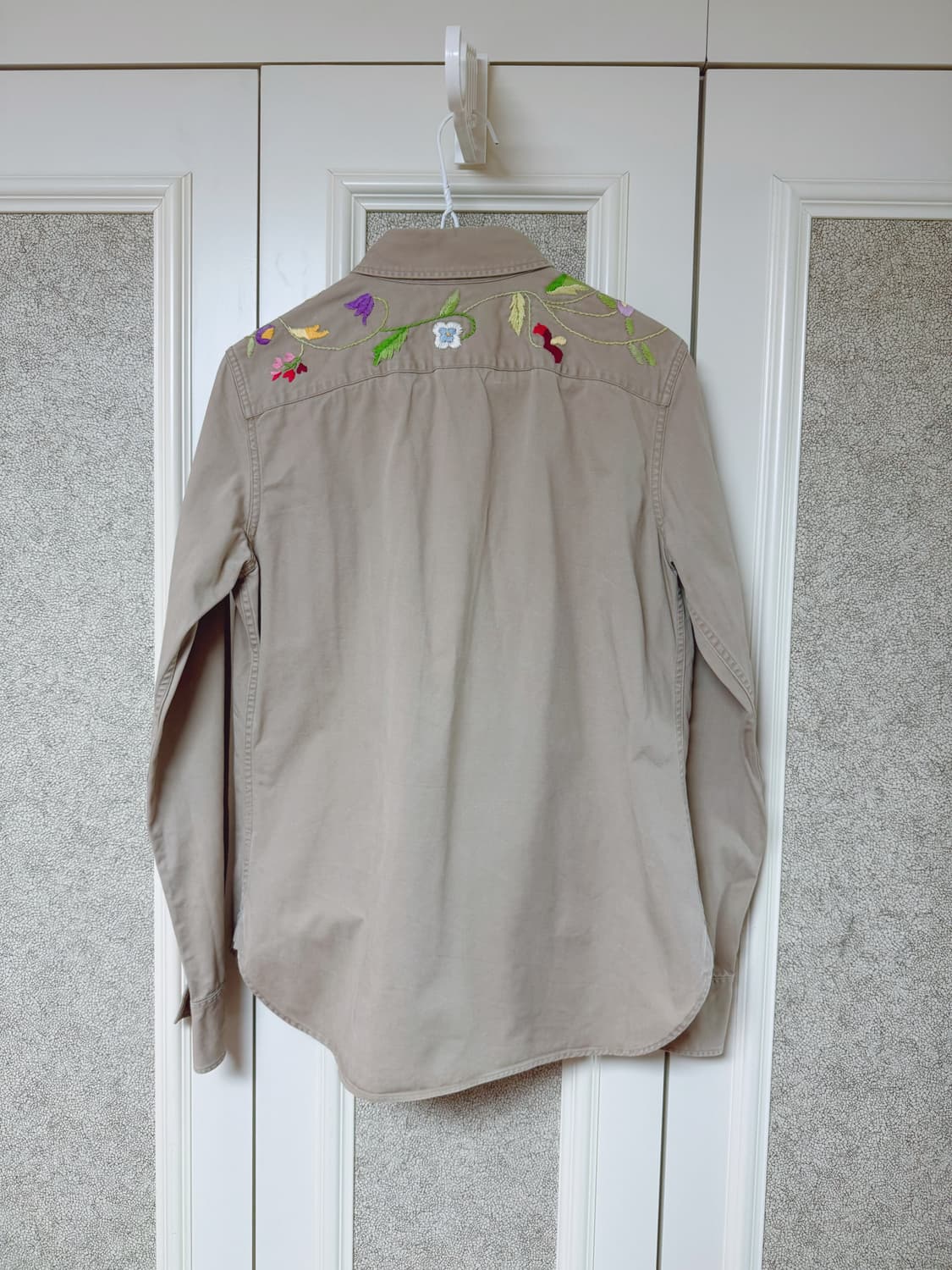 랄프로렌 플라워 자수 베이지 셔츠 상품이미지6