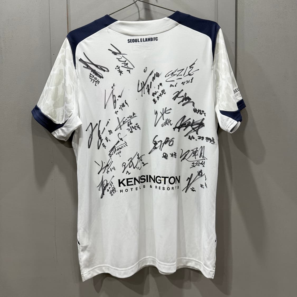 L 뉴발란스 NC 서울 이랜드 FC 축구팀 유니폼 선수단 친필사인 반팔 상품이미지4