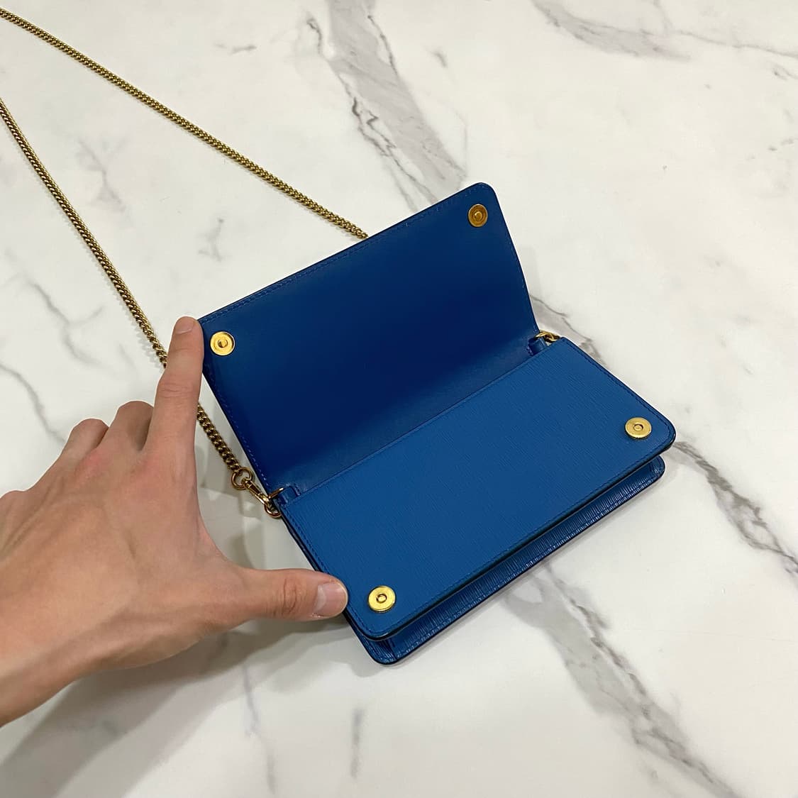 프라다 비텔로 무브 삼각로고 WOC 미니 체인 크로스백 블루 1BP021 상품이미지8