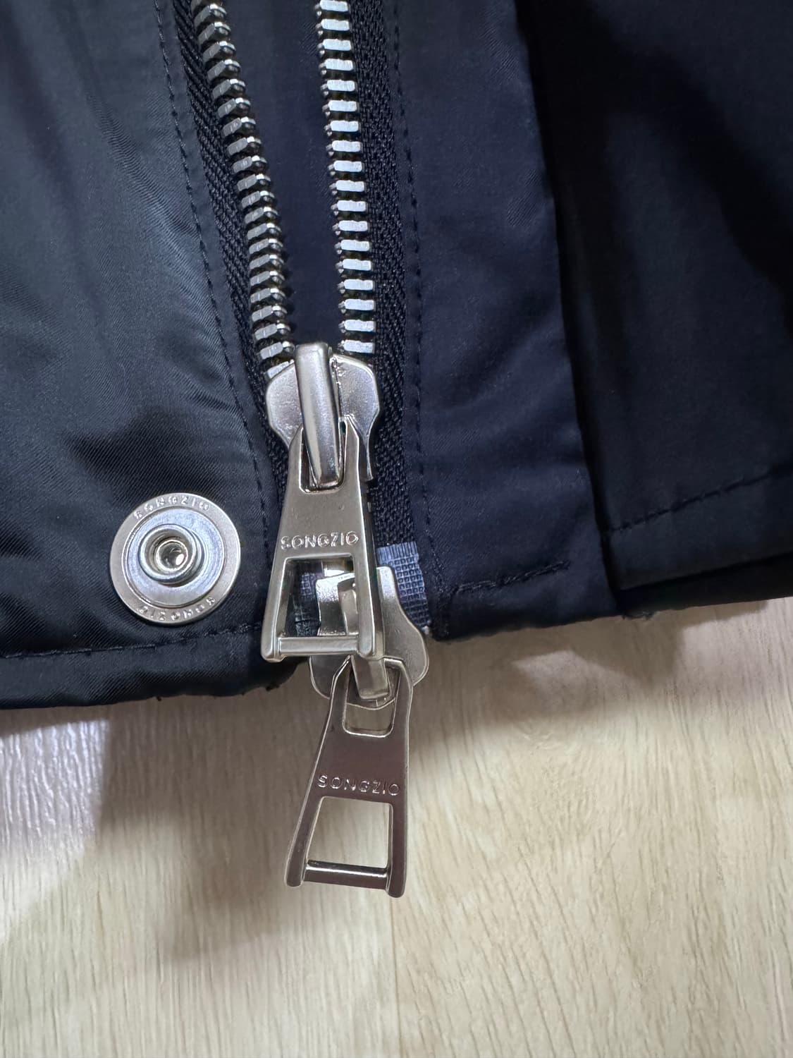 송지오옴므 후드 디터쳐블 숏점퍼 상품이미지7