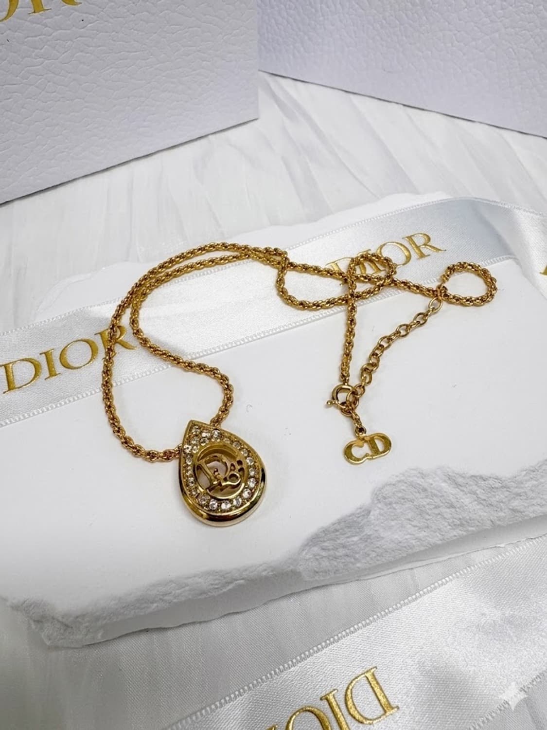 👑[희귀템] 디올 빈티지 라인스톤 CD로고 목걸이. 상품이미지1
