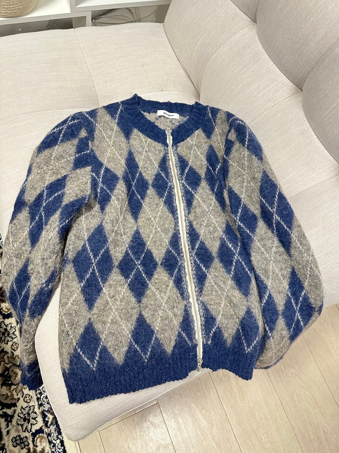 기마구아스 앨리스 아가일 가디건팔아요 상품이미지1