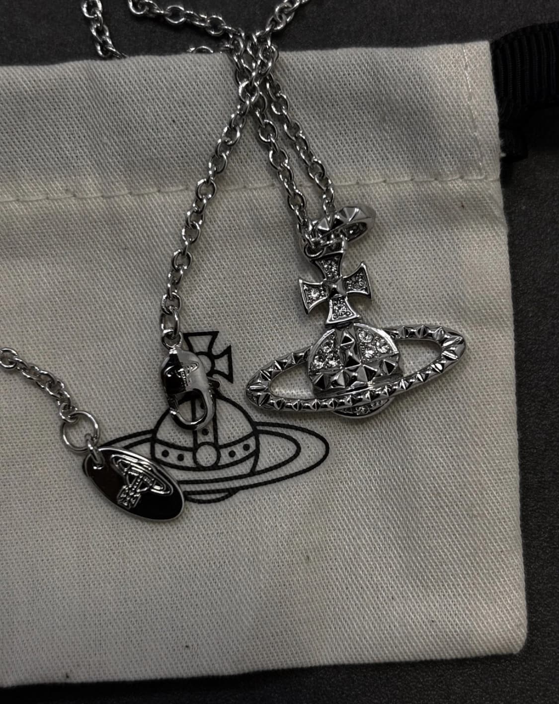 비비안 웨스트우드 메이페어 바스 릴리프 펜던트 실버 상품이미지3