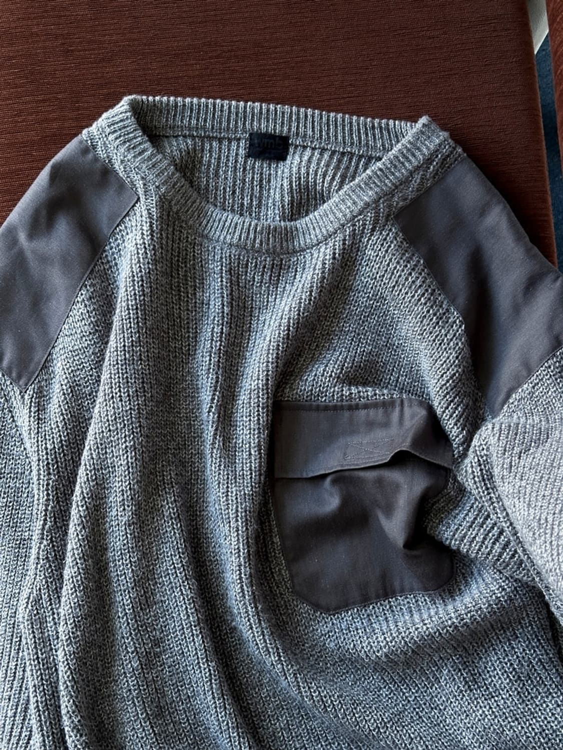 Patch design over knit P/O 상품이미지1