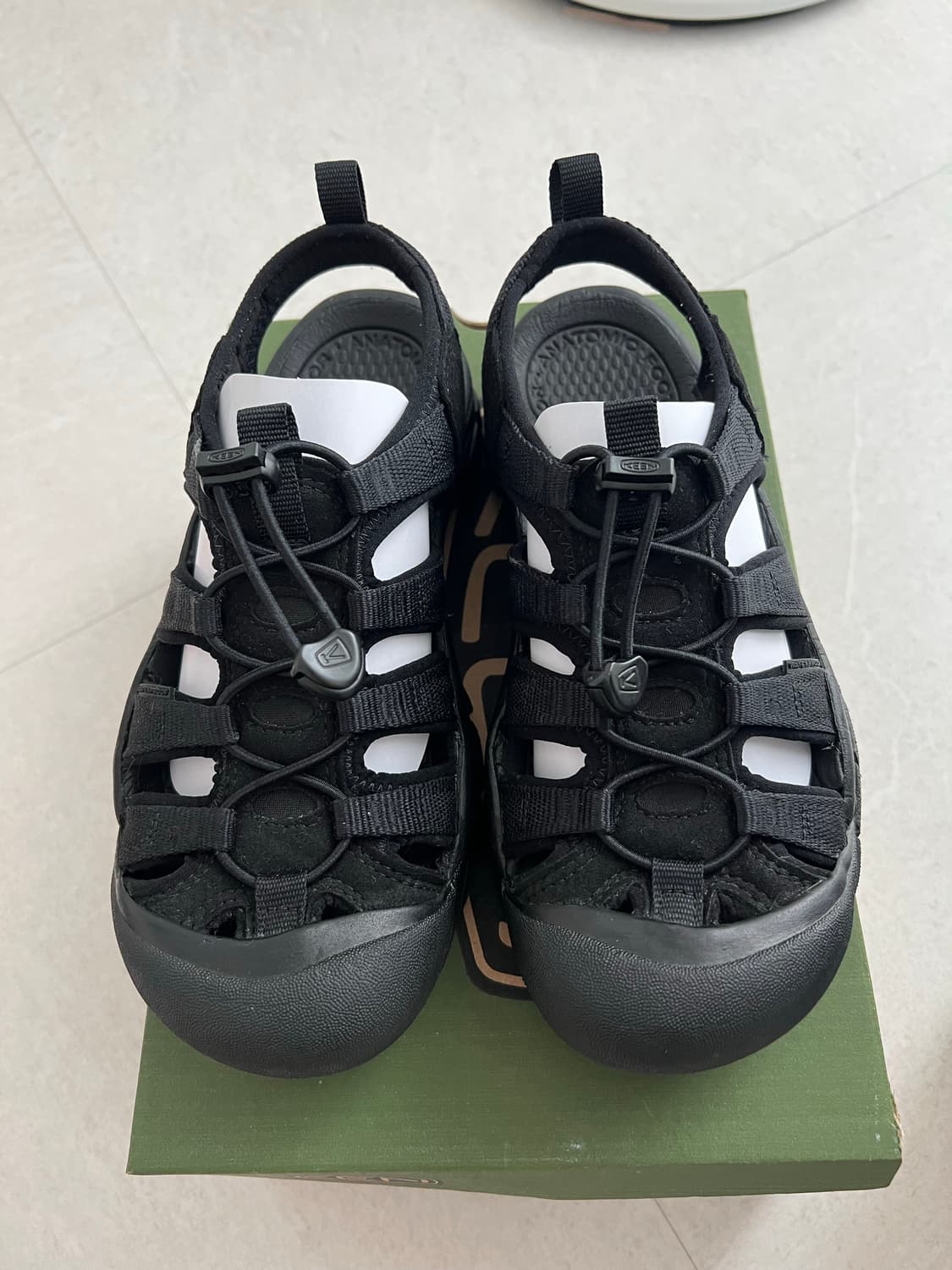 킨 KEEN 뉴포트 H2 블랙 샌들 240 상품이미지5