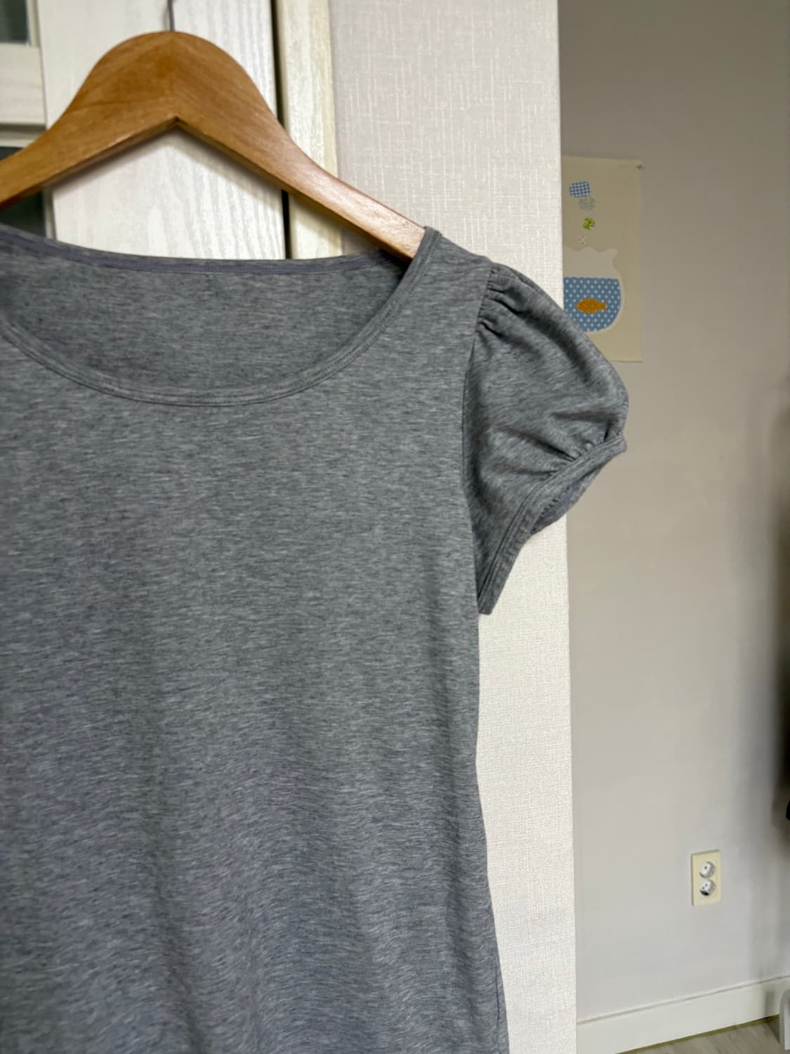 그레이 퍼프 소매 티셔츠 상품이미지2