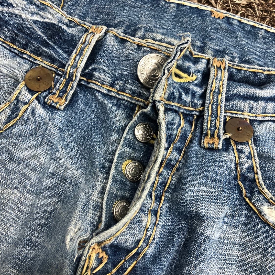 트루릴리전 Logan Super T 디스 워싱 데님 팬츠 상품이미지8