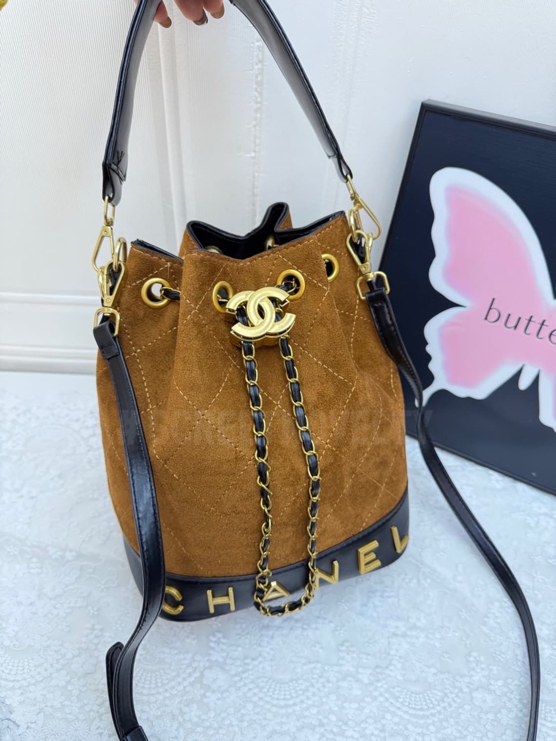 샤넬 투톤 스웨이드 버킷백 상품이미지8