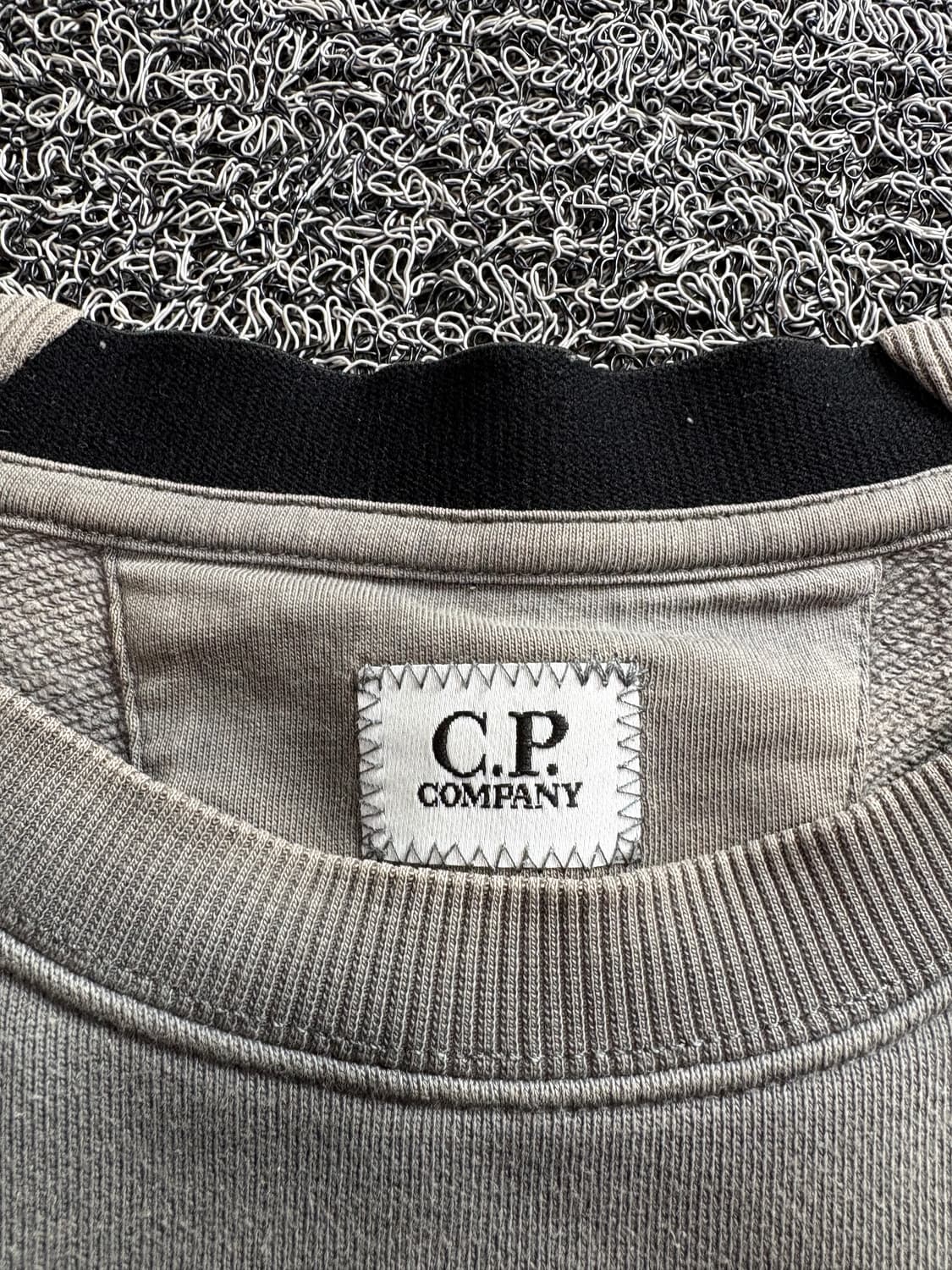 CP 컴퍼니 렌즈 와펜 코튼 스웻 셔츠 3447 상품이미지4
