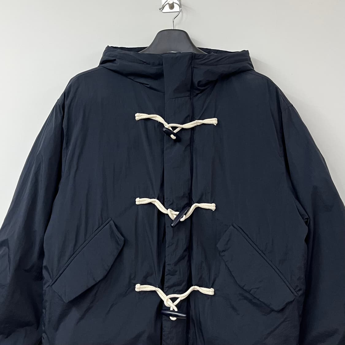 코드그라피 떡볶이 더플 블랙 후드 패딩 상품이미지4