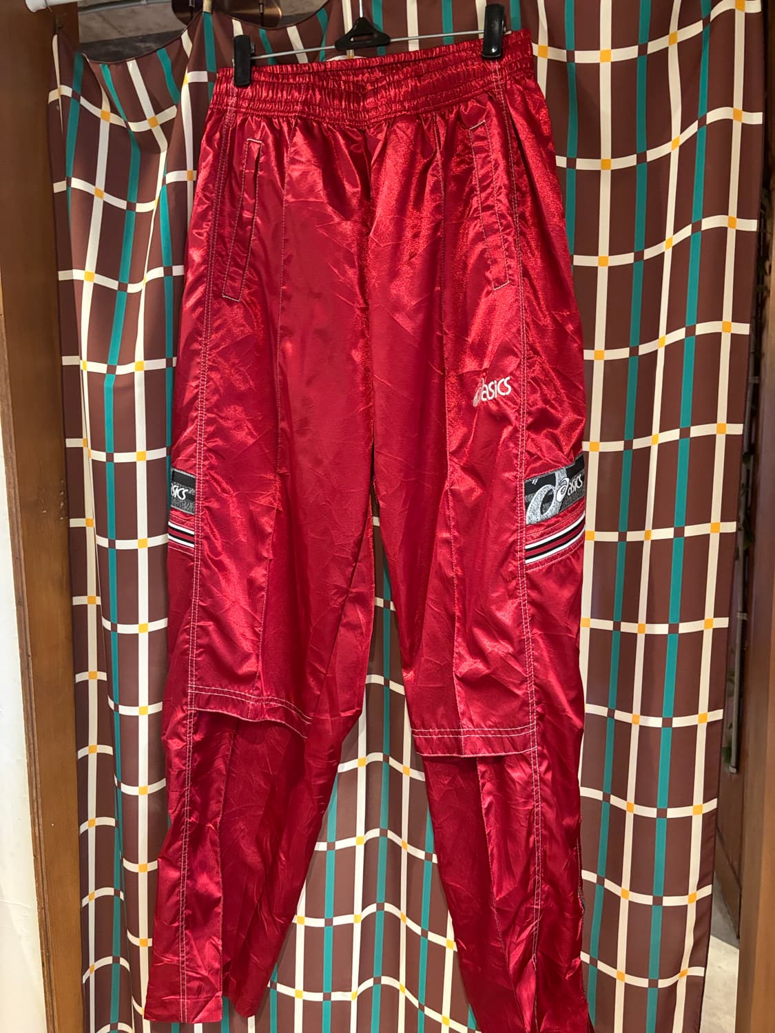 아식스 레드 트레이닝 바지 상품이미지2