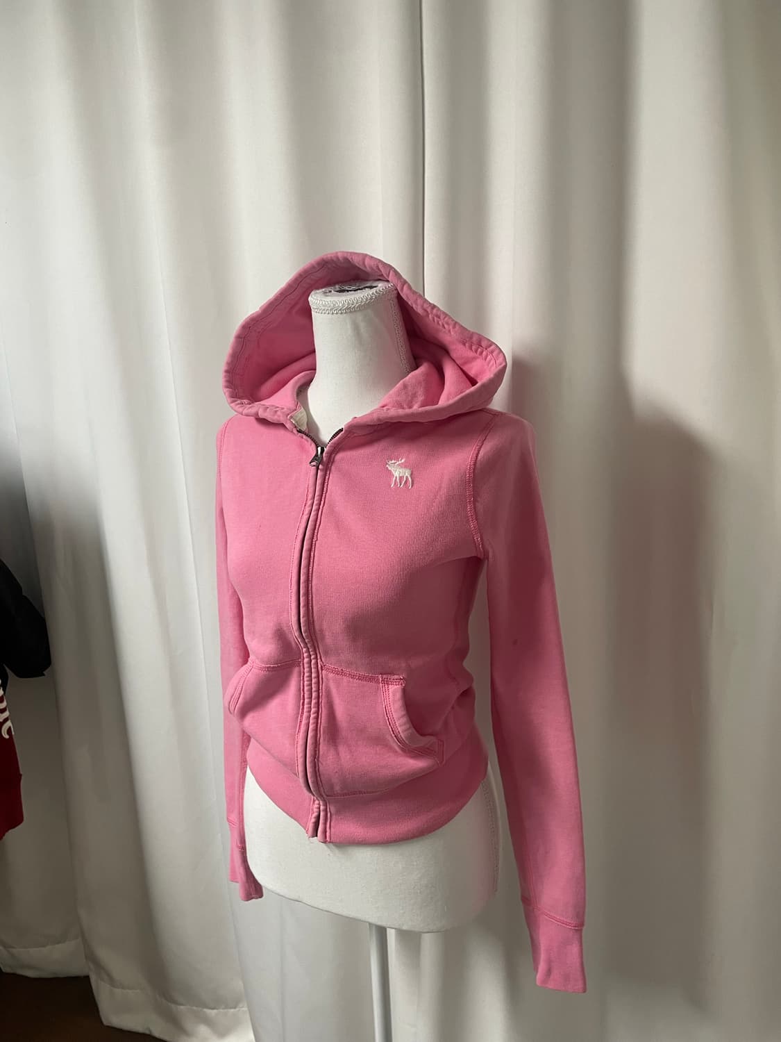 유일매물)아베크롬비 핑크 딱붙 후드집업 상품이미지4