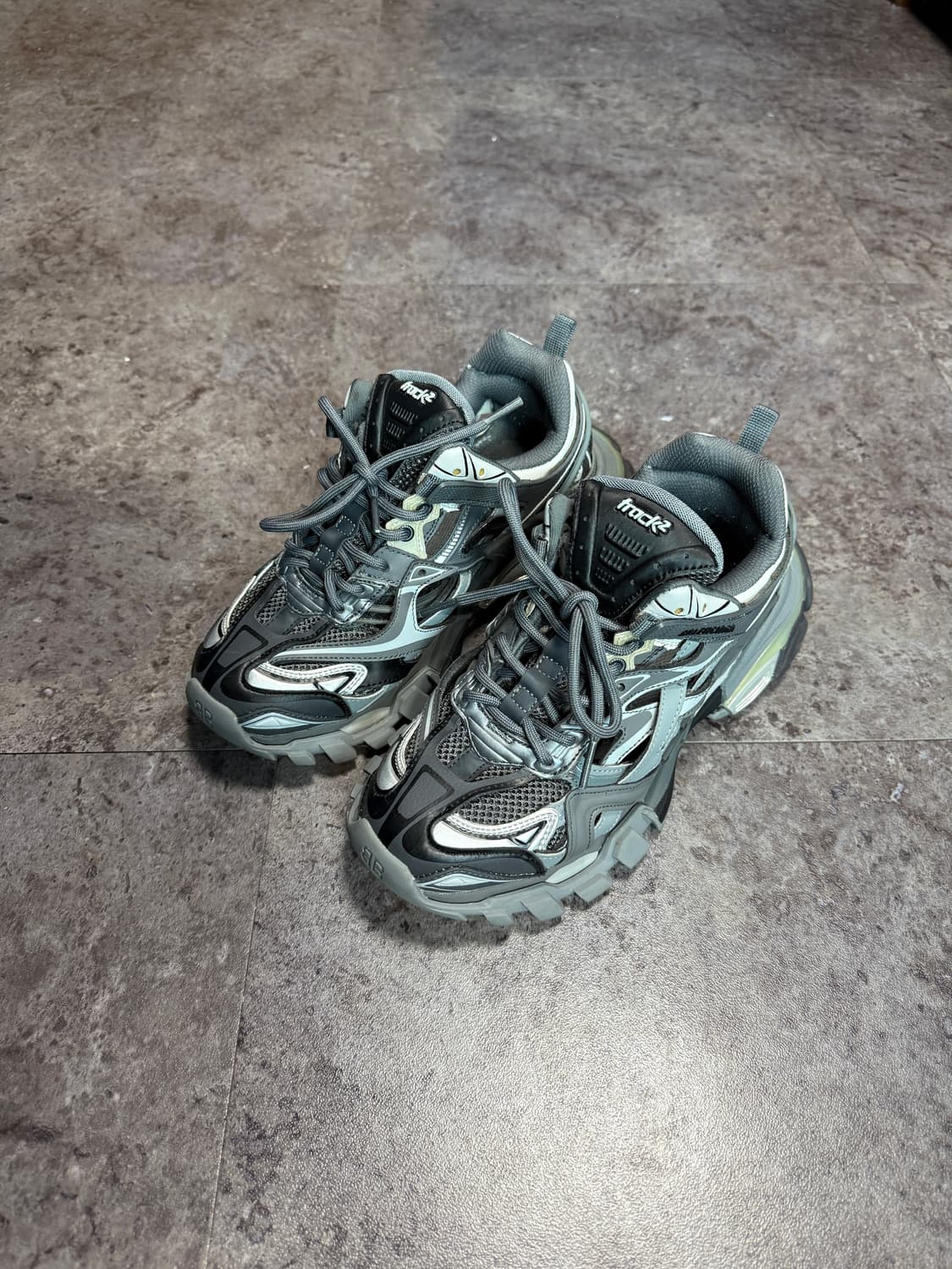 발렌시아가 트랙2 uk6 상품이미지1